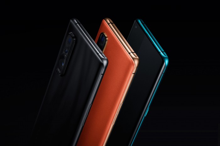 Die Find-X2-Serie kommt in drei Farben und unterschiedlichen Materialien: Das schwarze Modell ist aus Keramik, das orangefarbene aus Kunstleder und das blaugrüne aus Glas. (Bild: Oppo)